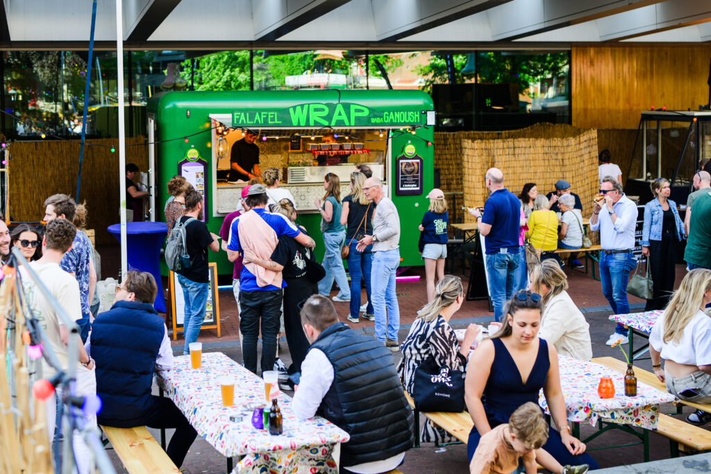 Award-winning corporate catering by L'Aubergine food truck at a company party in Amsterdam.